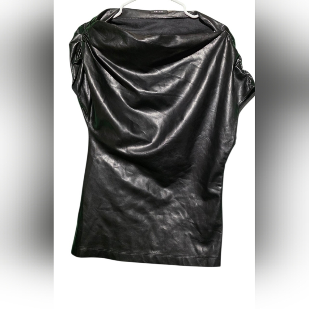 Natori Black Off-Shoulder Top EUC Medium PTP 20 - Picture 2 of 6